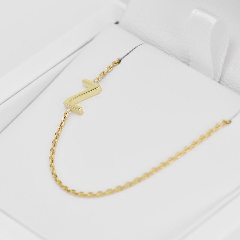 Personalisierte Halskette aus Gold mit Buchstabe Iver 18975