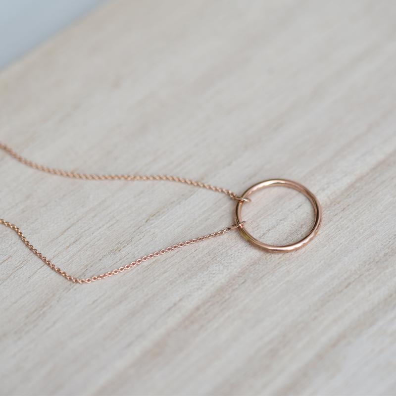 Goldene Halskette in minimalistischer Form Karma 21345