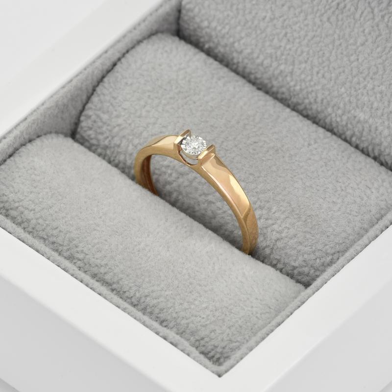 Ring aus Gold mit Diamant 45035