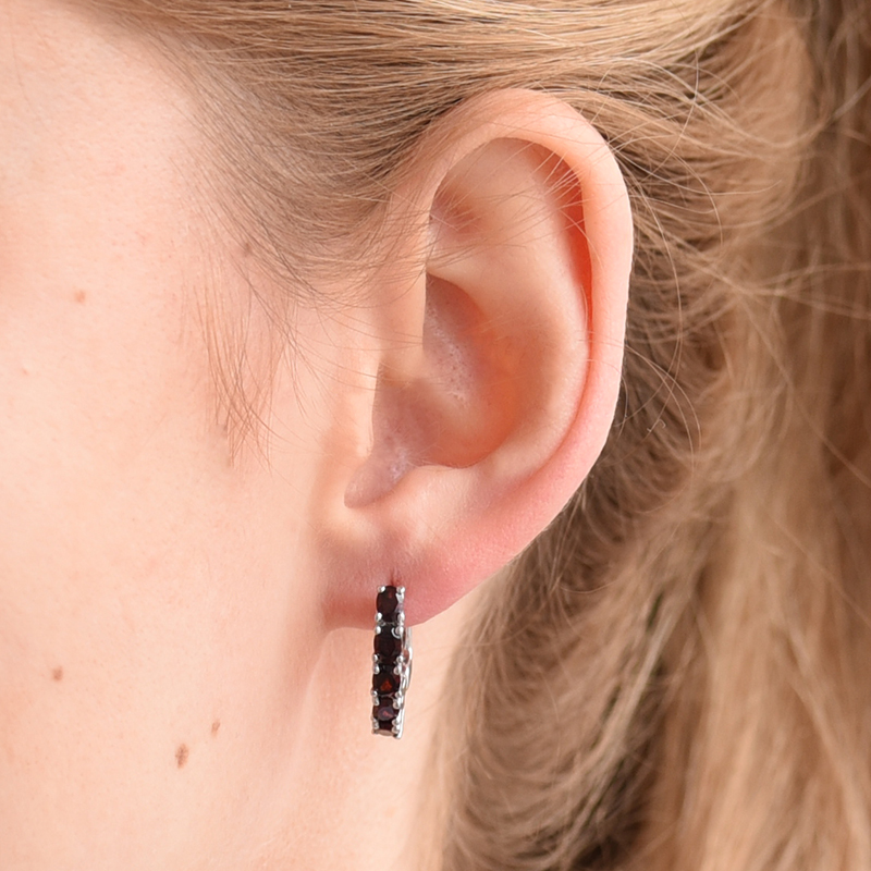 Schlichte Silber-Ohrringe mit Granat Anice