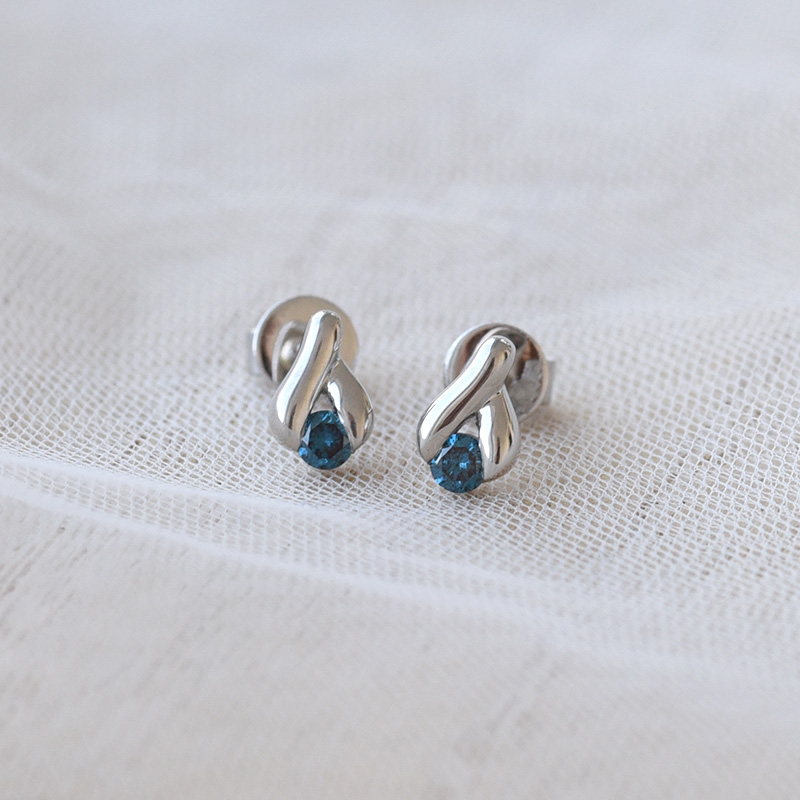 Ohrringe mit blauen Diamanten 69215