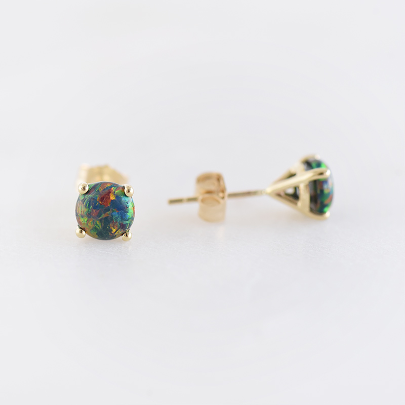 Goldene Ohrringe mit schwarzen Opalen Signy 93795