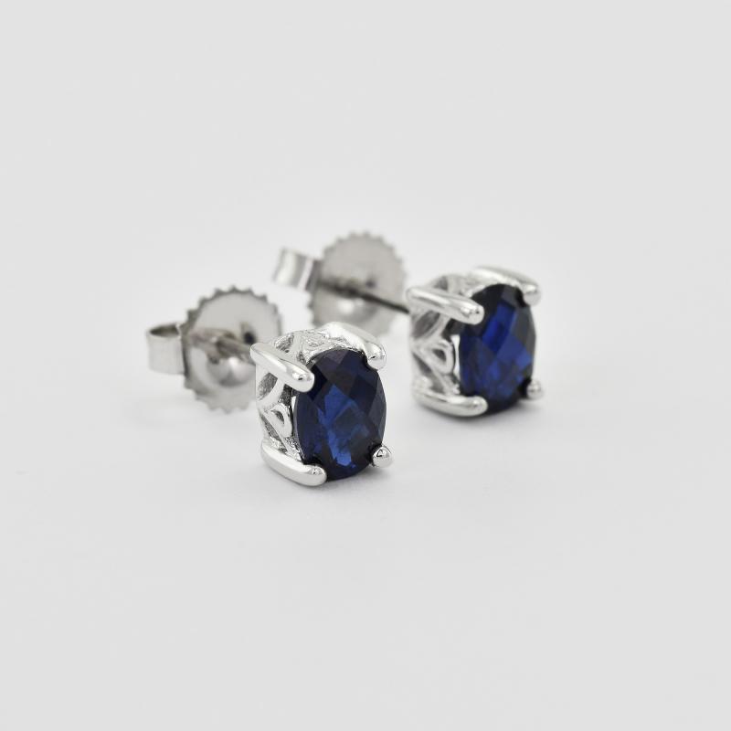 Silberne Ohrringe mit blauen Saphiren Jula 2176