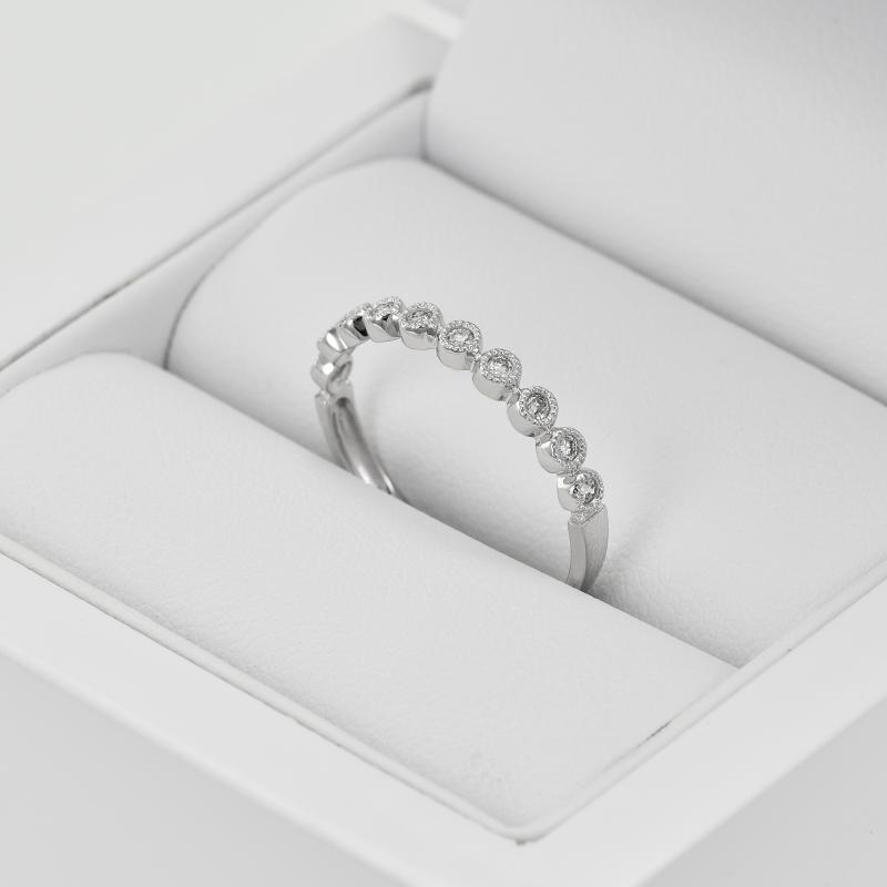 Goldener Eternity-Ring mit Diamanten halbbesetzt Danel 32396