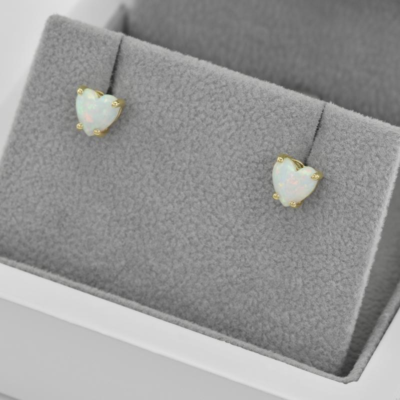 Goldene Ohrringe mit Opalen in Herzform Kaciah 45366