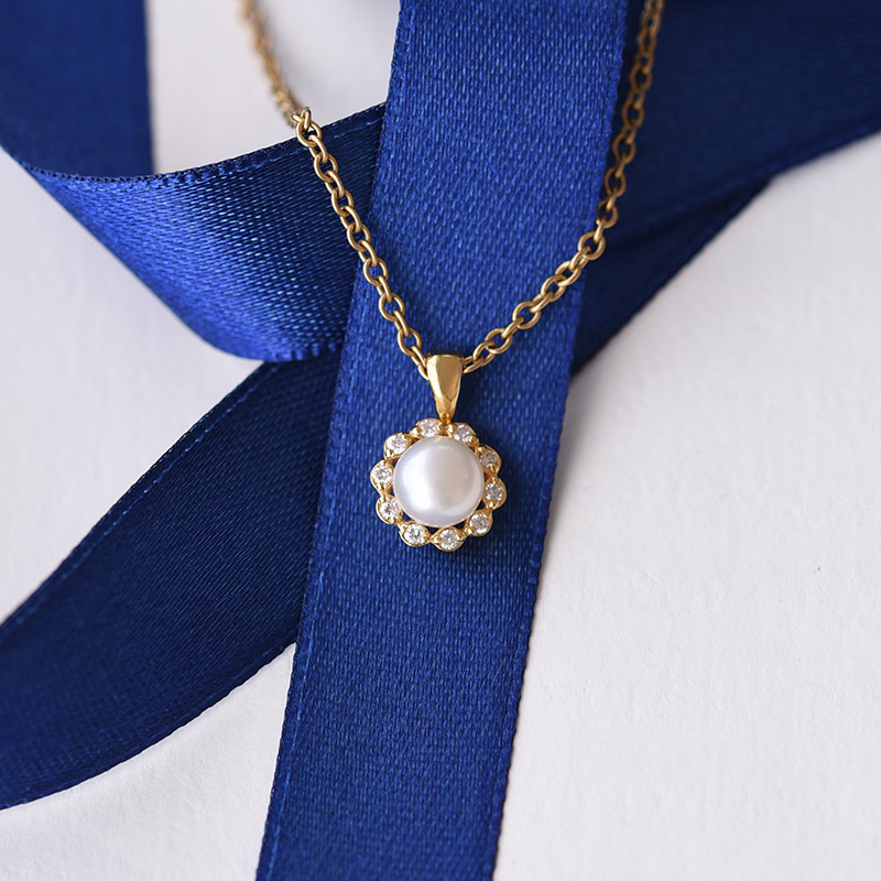 Goldene Halo-Halskette mit Perle und Diamanten Elizabella 74806