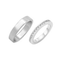 Eheringe aus Eternity-Ring mit Lab Grown Diamanten und einem flachen Ring Brilly