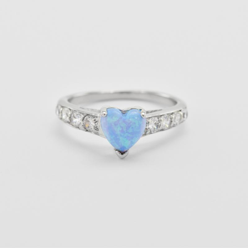 Silberner Ring mit Opal in Herzform Antonie 11107