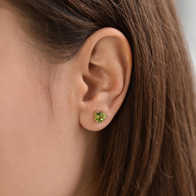 Goldene Ohrringe mit Olivinen in Herzform Evren 38857