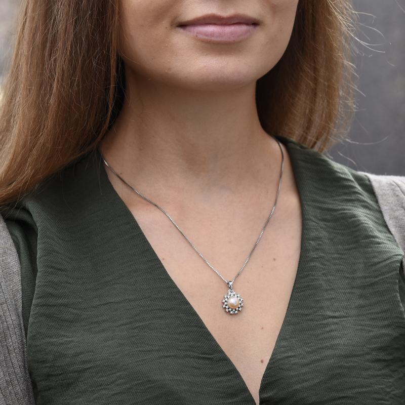 Silberne Halskette mit pfirsichfarbener Perle und Zirkonia Benen 49027