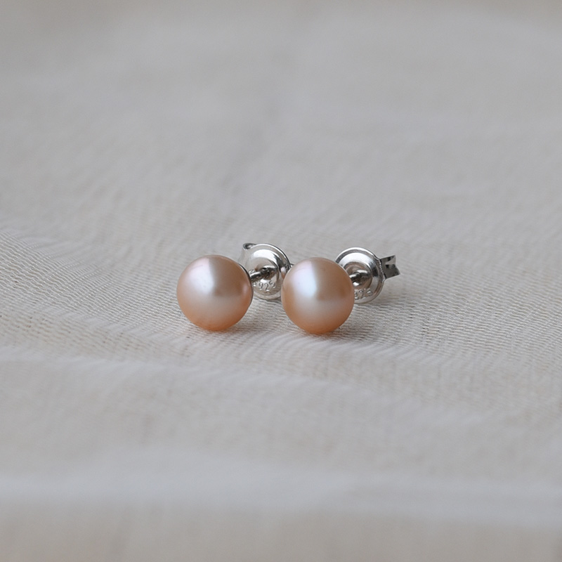 Silberne Ohrringe mit Perlen 63737
