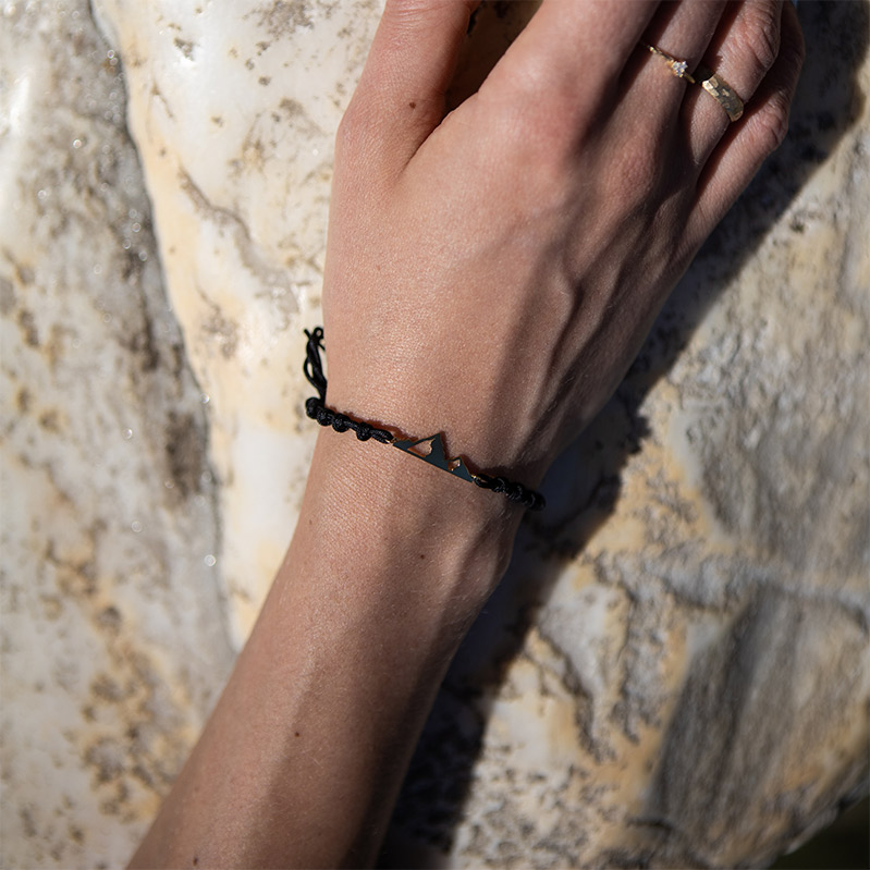 Silbernes String-Armband mit Bergmotiv Monte 108828