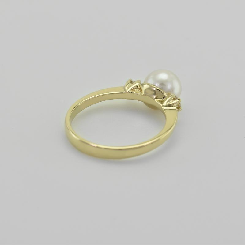 Verlobungsring aus Gelbgold mit Perle und Diamanten 42328