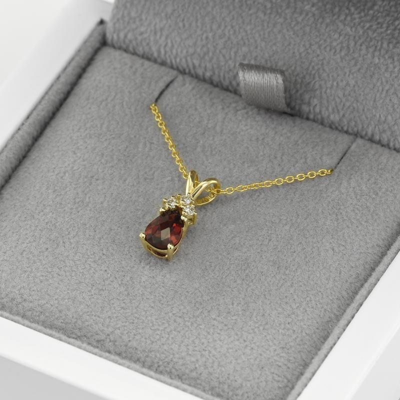 Gelbgold Granat und Diamanten Anhänger in Eppi-Geschenkbox 47378