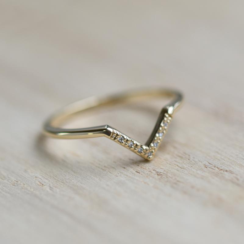 Goldener Ring mit Diamanten Bebeha 49908