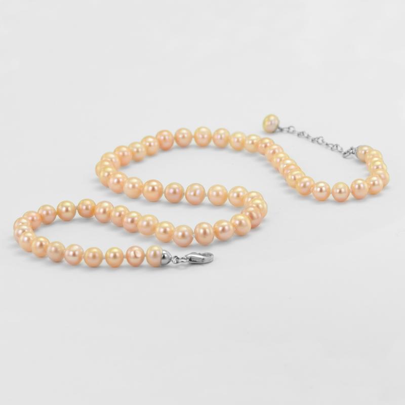 Silberne Halskette mit Perlen in Pfirsichfarbe Liviana