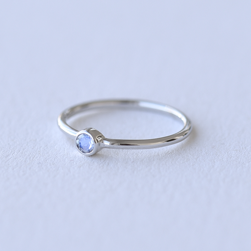 Goldener minimalistischer Ring mit Mondstein Emilien 62058