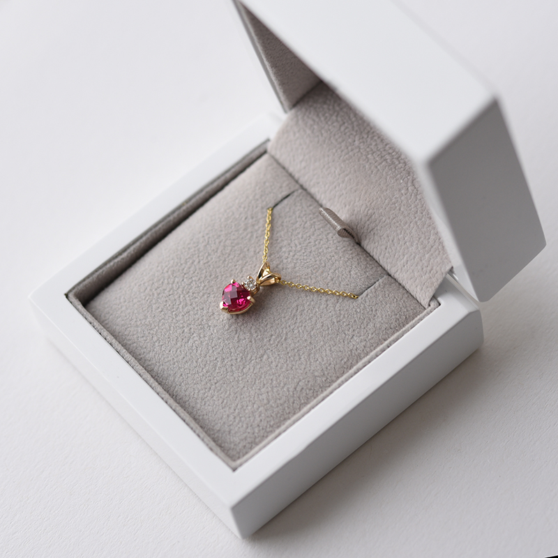 Herzchen Rubin Halskette in Eppi-Geschenkbox 62368