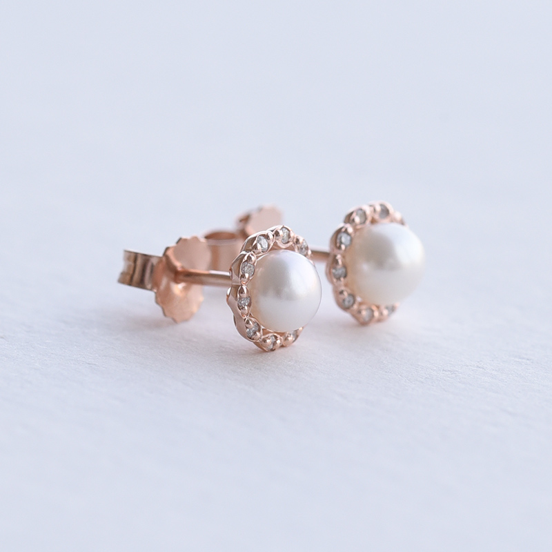 Goldene Halo-Ohrringe mit Perlen und Diamanten Desten 89788