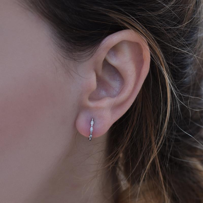 Silberne kreisförmige Ohrringe mit Lab Grown Diamanten Wontisa 103969