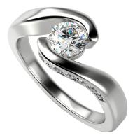 Eleganter Verlobungsring aus Platin mit Diamanten Ratie