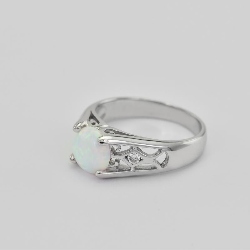 Ring aus Silber mit ovalem Opal und Zirkonia Wyla 28129