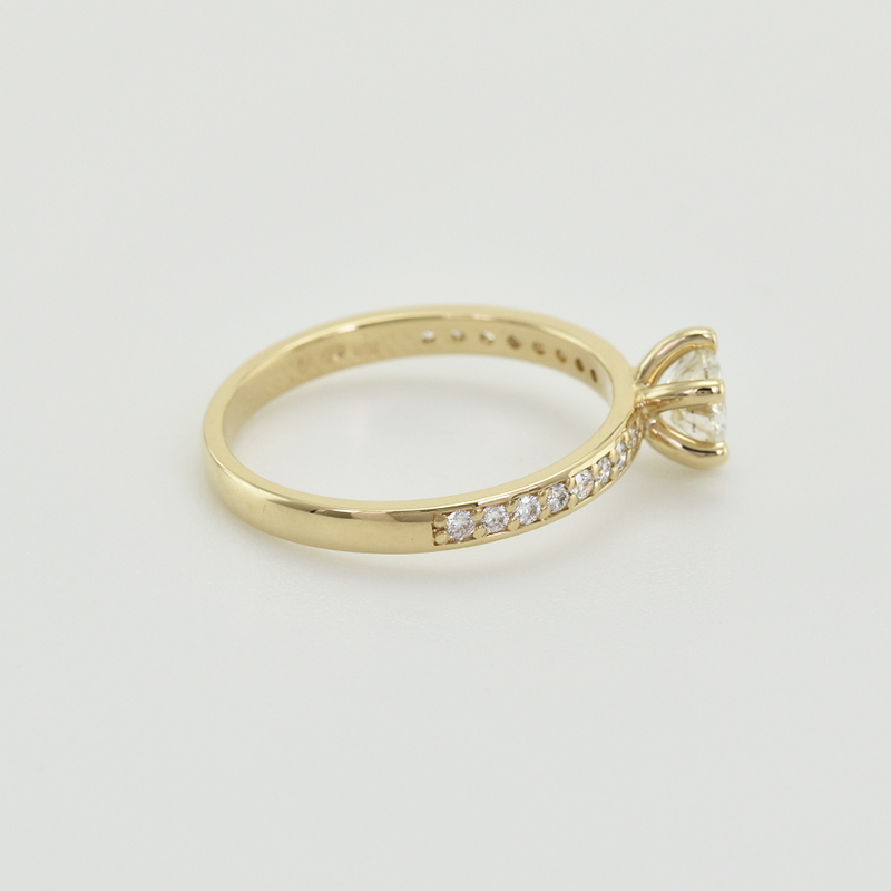 Verlobungsring aus Gold mit Diamant im Solitär-Pave Stil Vanan 41979