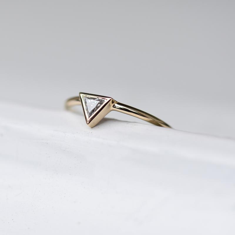 Goldset von Eternity Ring und Ring mit Trillion-Diamant Hylia 49119