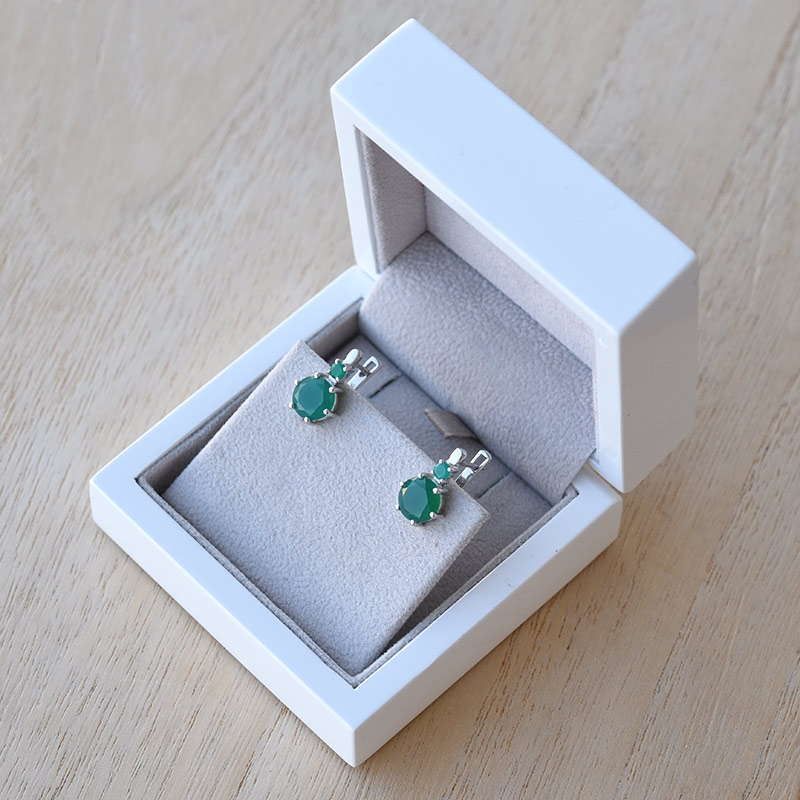 Silberne Ohrringe mit grünen Onyxen Amari 68079