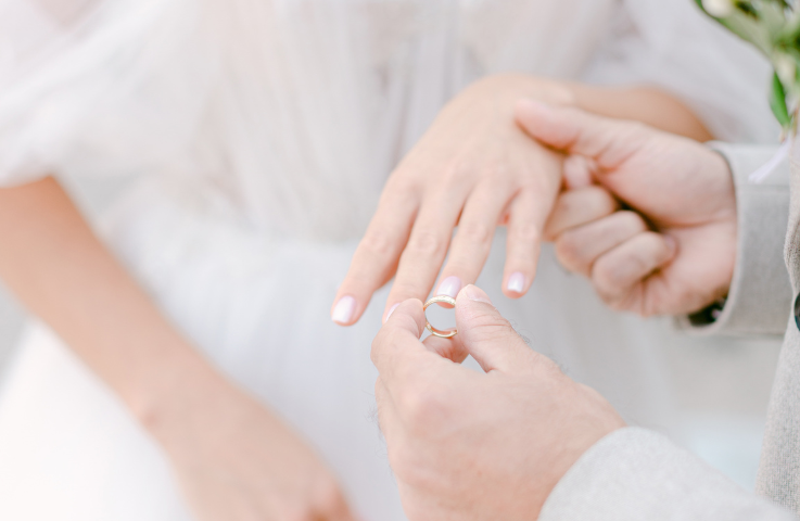 Hochzeitsmaniküre: ultimative Ratschläge und Tipps für perfekte Nägel