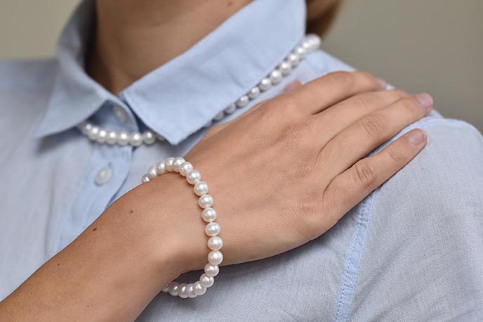 Wunderschönes Schmuckset - Perlenkette und Perlenarmband